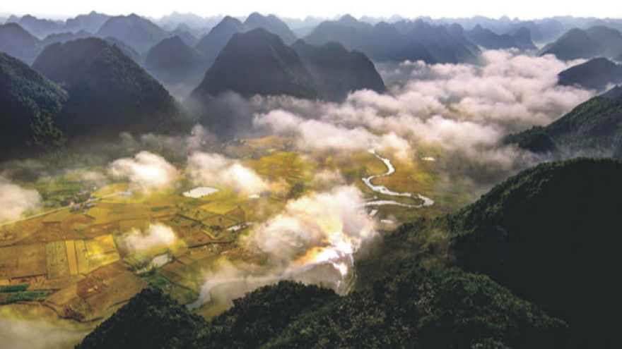 Photo exhibition opens to showcase ASEAN land and people